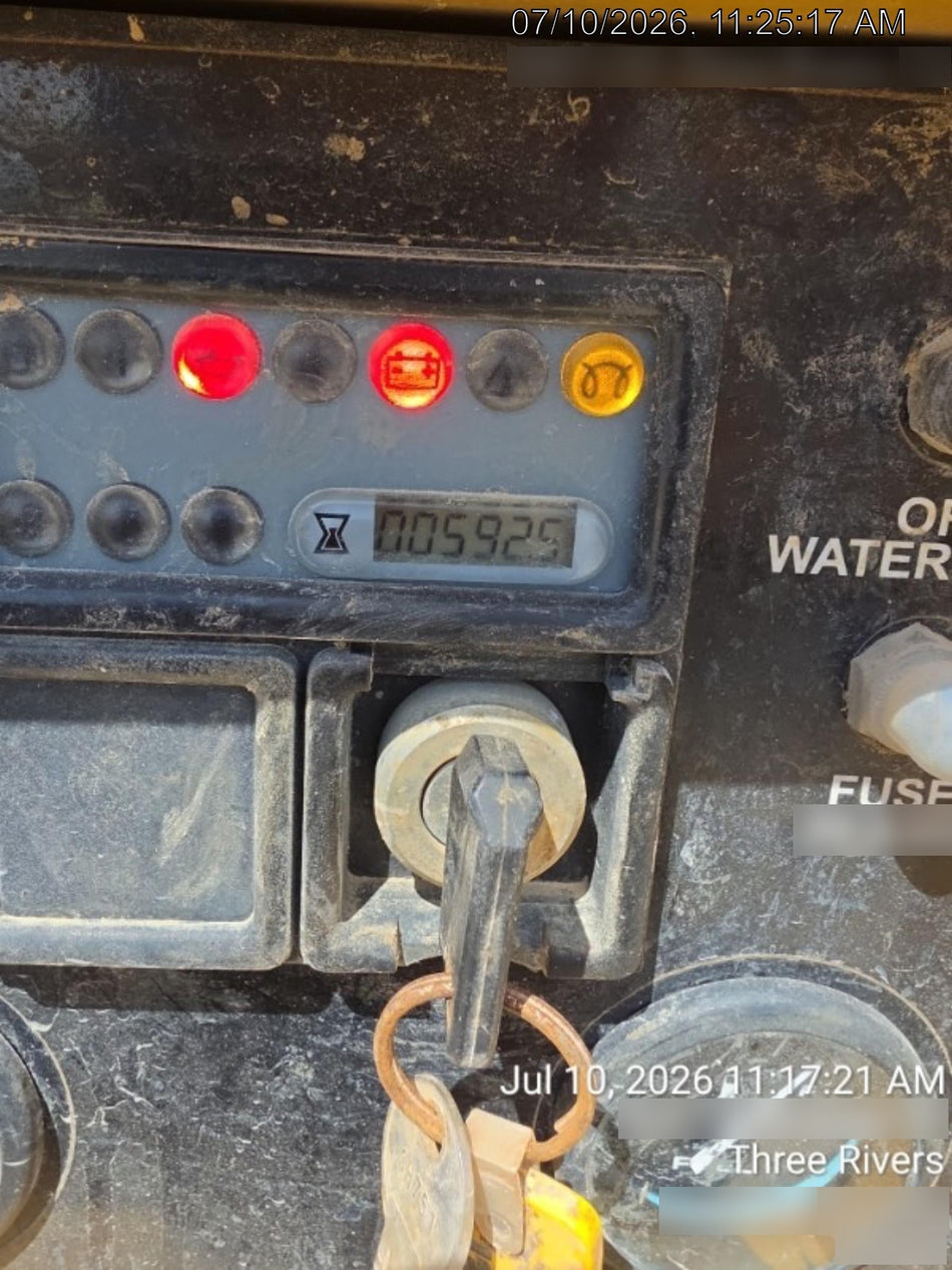 2023 Vac-Tron LP573XDT T4 Koehler Diesel Engine, 500 Gallon Debris Tank, x2 100 Gallon Water Tanks