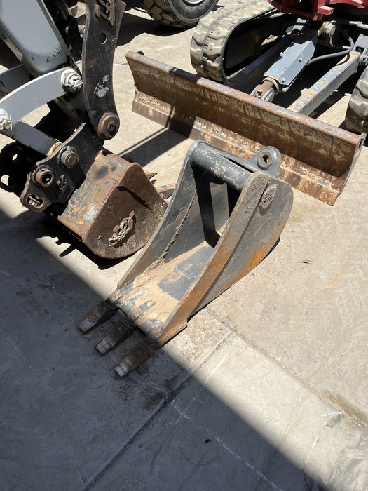 2024 STEEL UNLIMITED 12" Bucket, Mini Excavator. Steel Unlimited