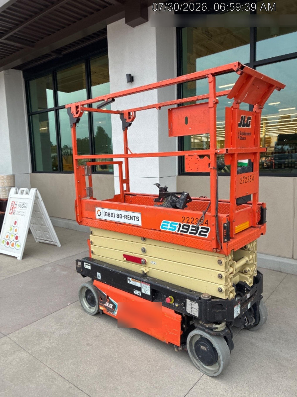 2022 JLG ES1932