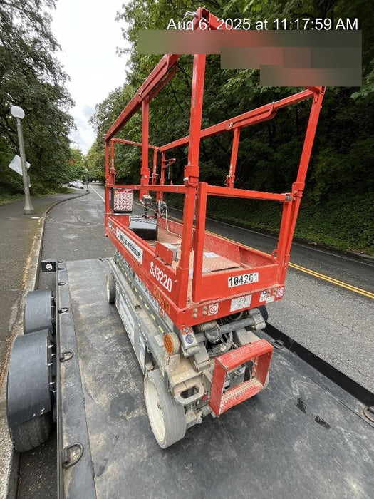 2020 Skyjack SJIII-3220 Solid NM Tires, Half height spring hinged entry gate, Dual Beacons, 6' Powered Extension Deck