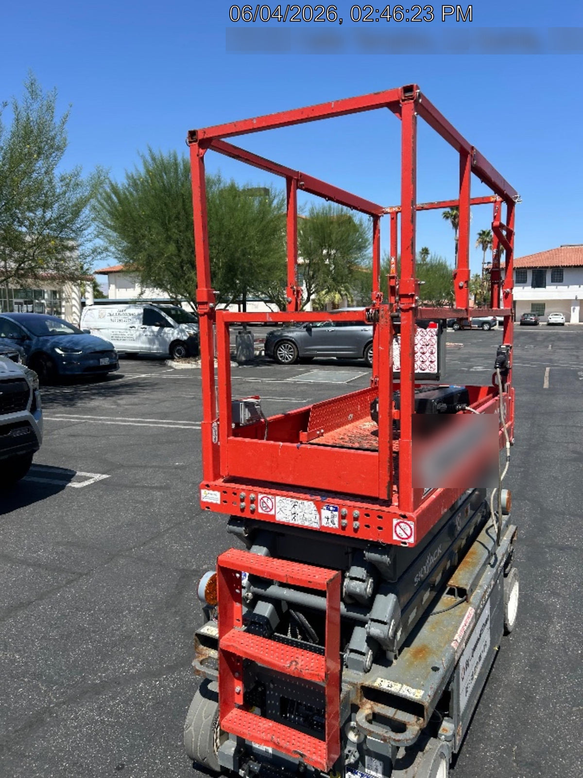 2020 Skyjack SJIII-3219 Solid NM Tires, Half height spring hinged entry gate, Dual Beacons, 800W Inverter