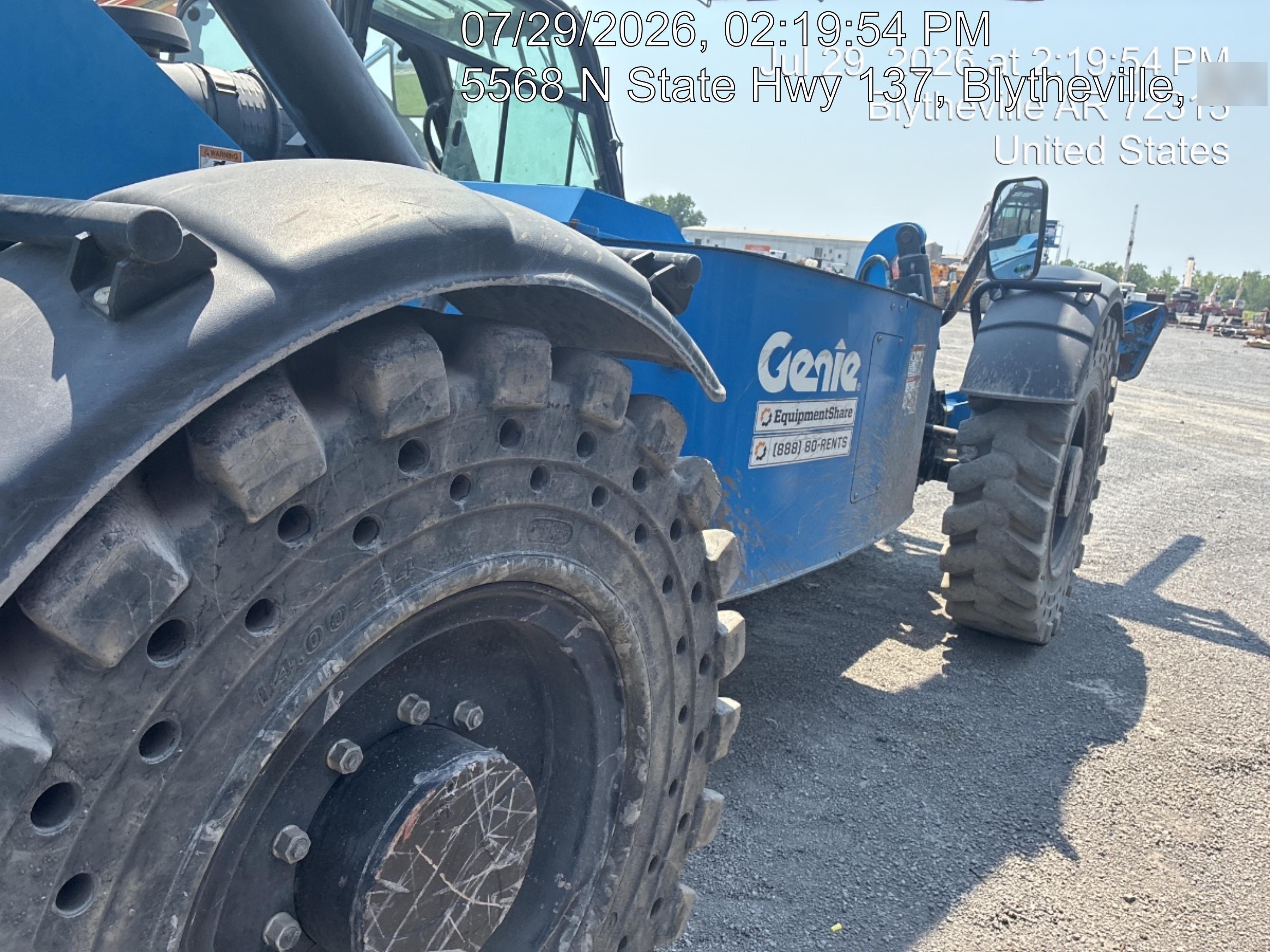 2018 Genie GTH-1056 Genie GTH-1056 w/Enclosed Cab w/HVAC, Work Lights, Solid Tires, Beacon, 60" Carriage and Forks