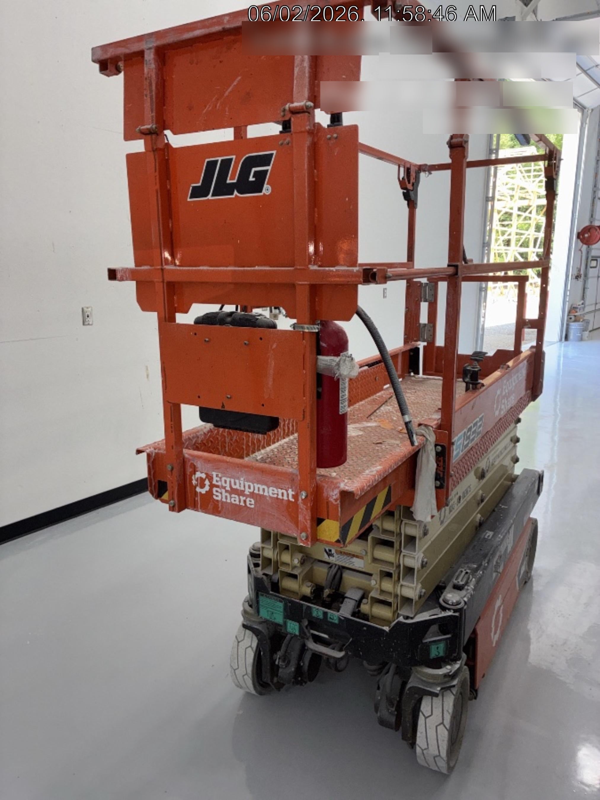 2023 JLG ES1932