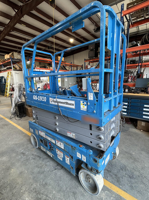 2020 Genie GS-1930 Solid Non Marking Tires, Beacon, Folding rails with half height swing gate