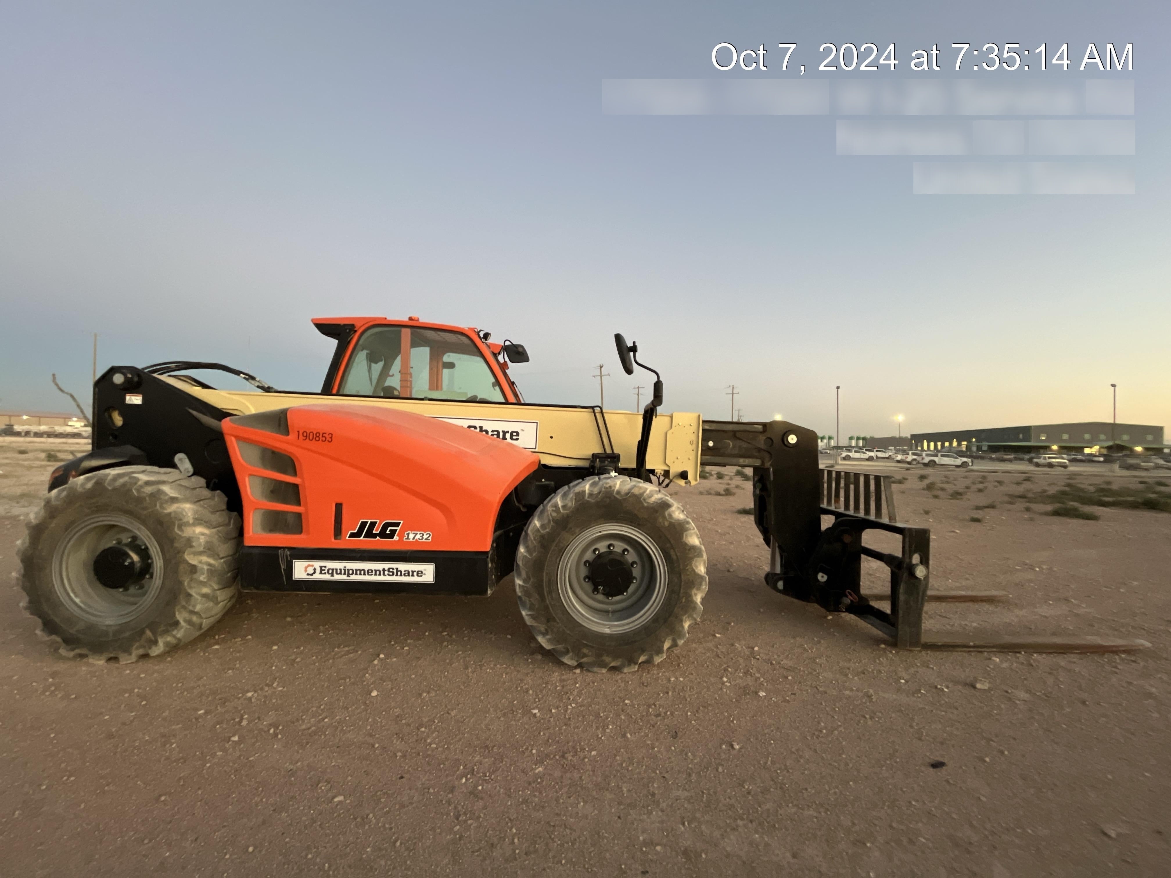 2021 JLG 1732