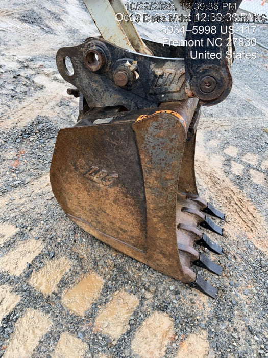 2025 TAKEUCHI 24" Bucket Takeuchi