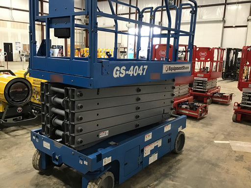 2019 Genie GS-4047 Folding rails with half height swing gate