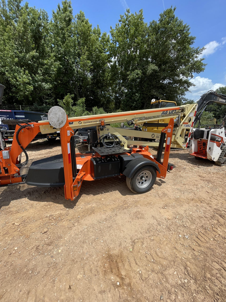 2023 JLG T350
