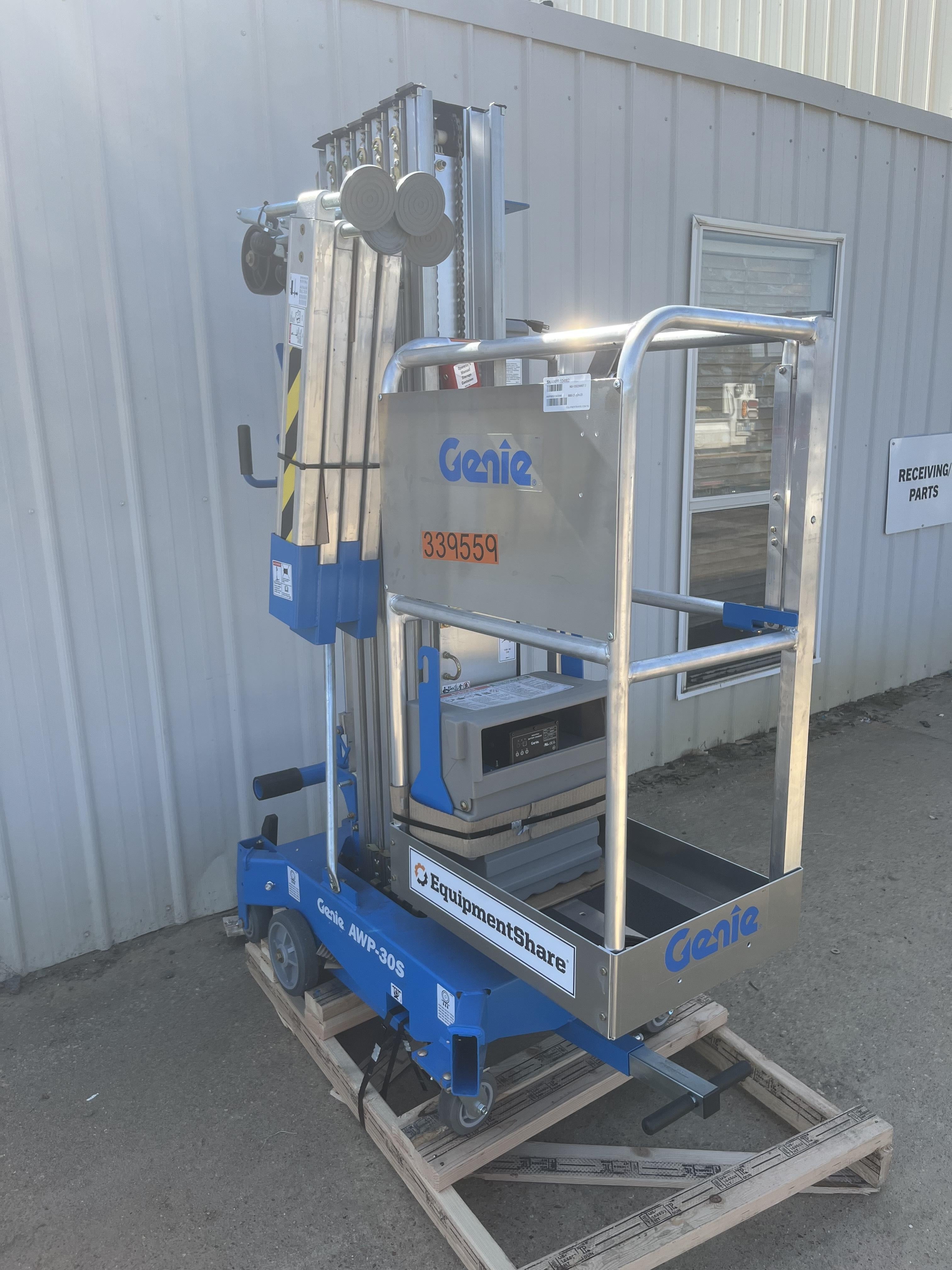 2023 GENIE AWP-30S DC