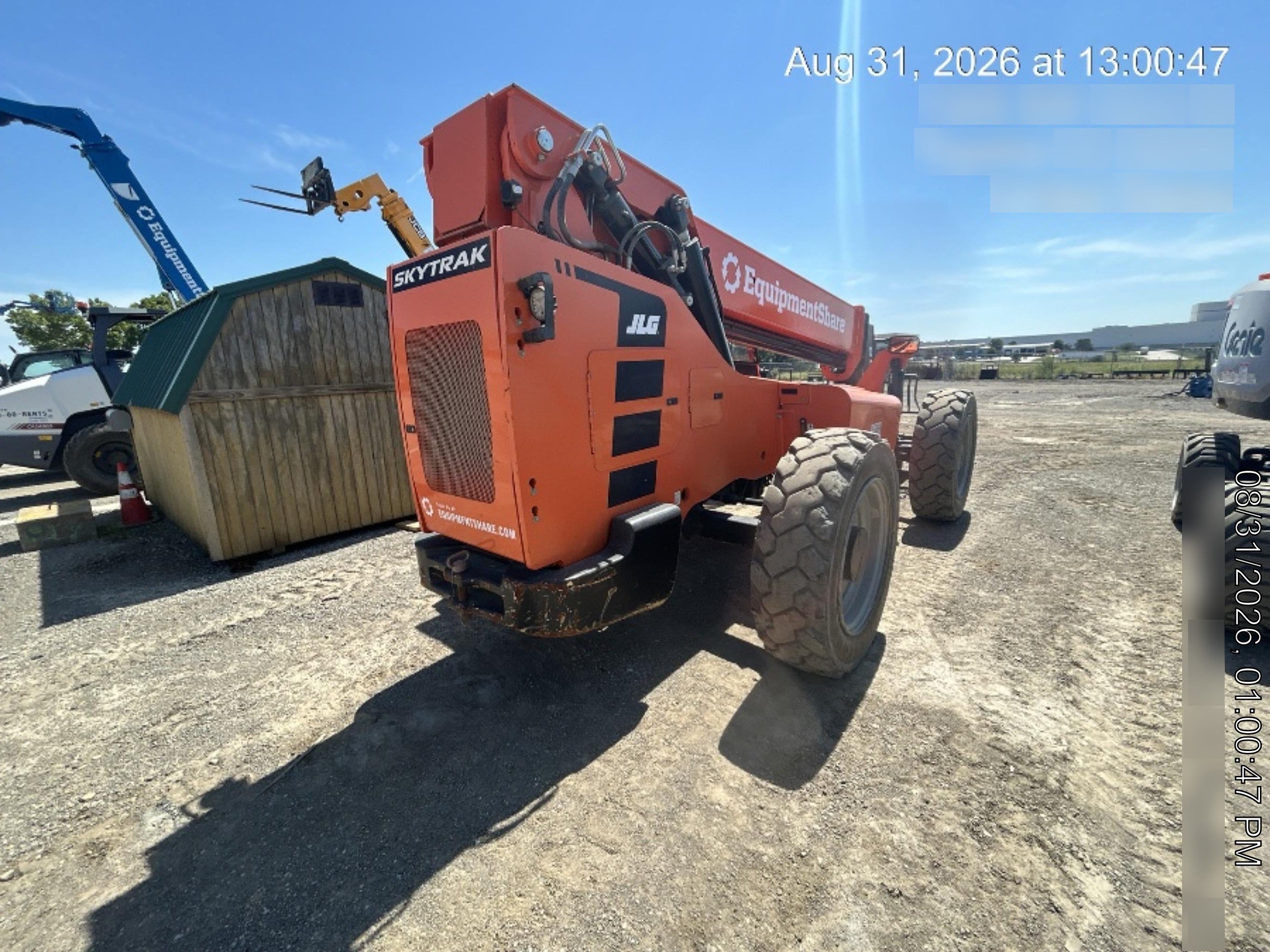 2022 SKYTRAK 8042