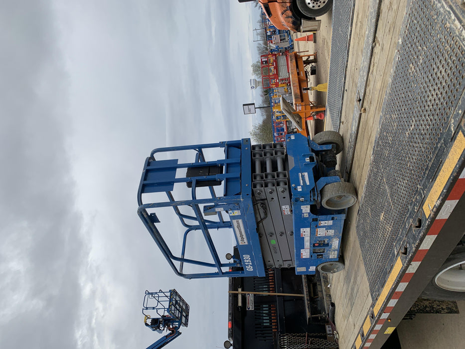 2019 Genie GS-1930 Fixed rails with chain Entry