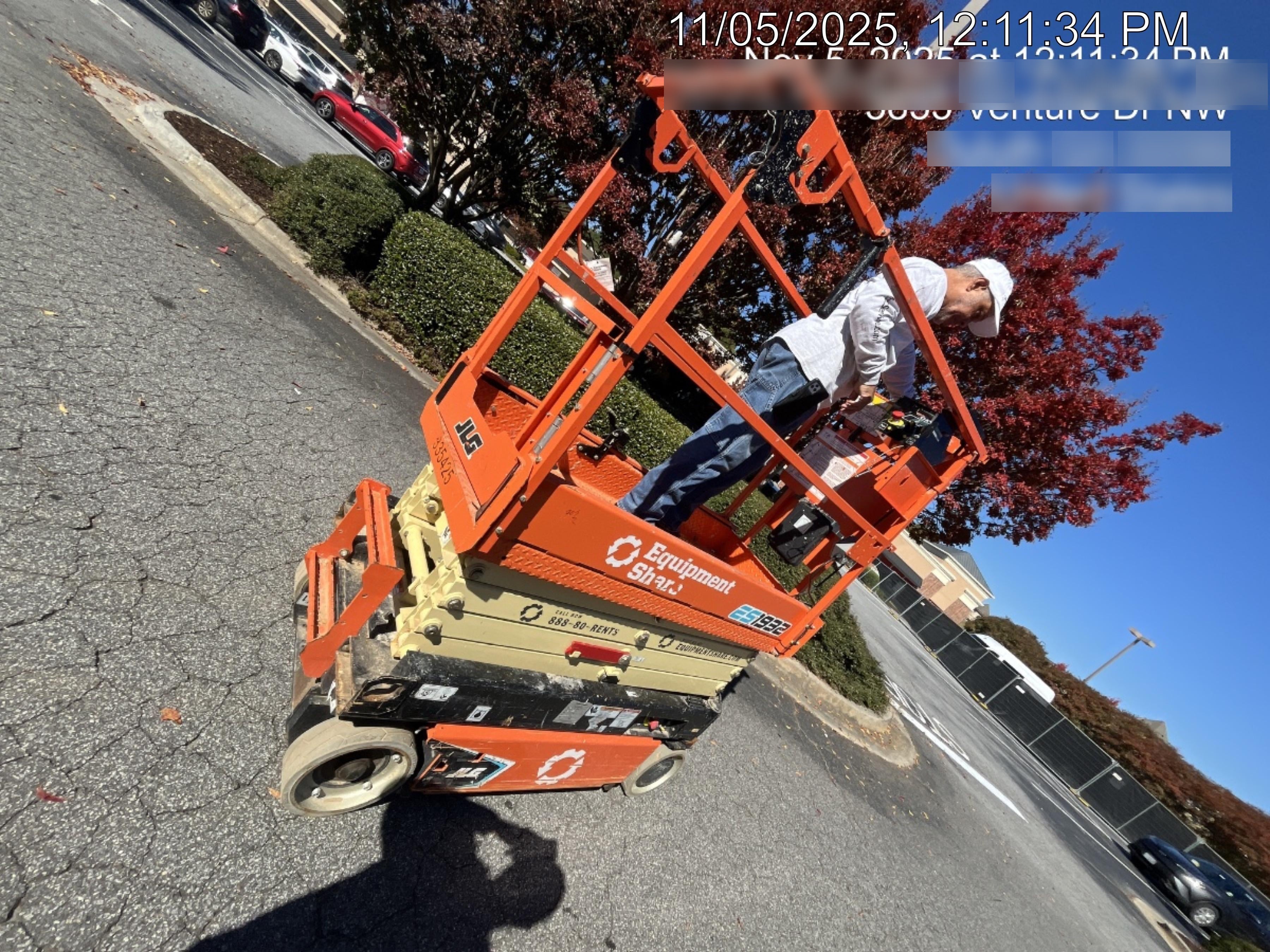 2023 JLG ES1932