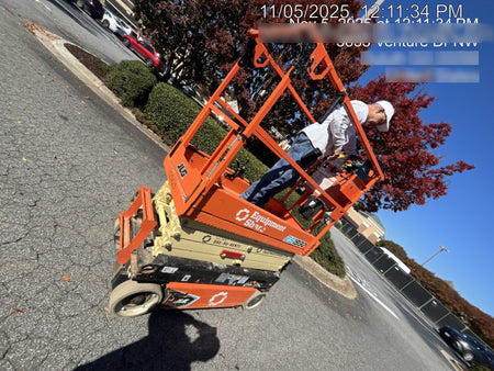 2023 JLG ES1932