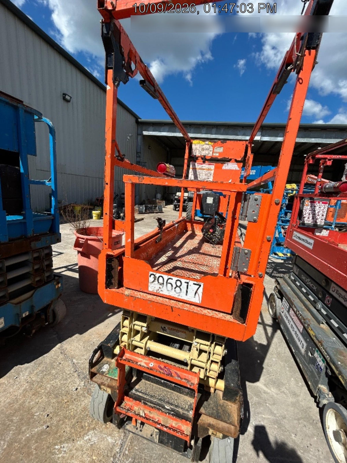 2023 JLG ES1932