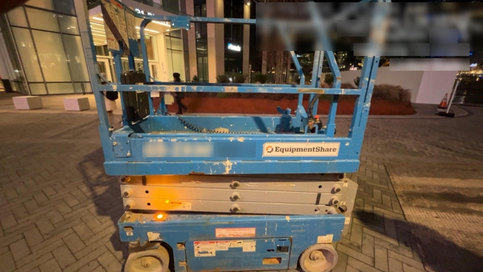 2019 Genie GS-1930 Fixed rails with chain Entry