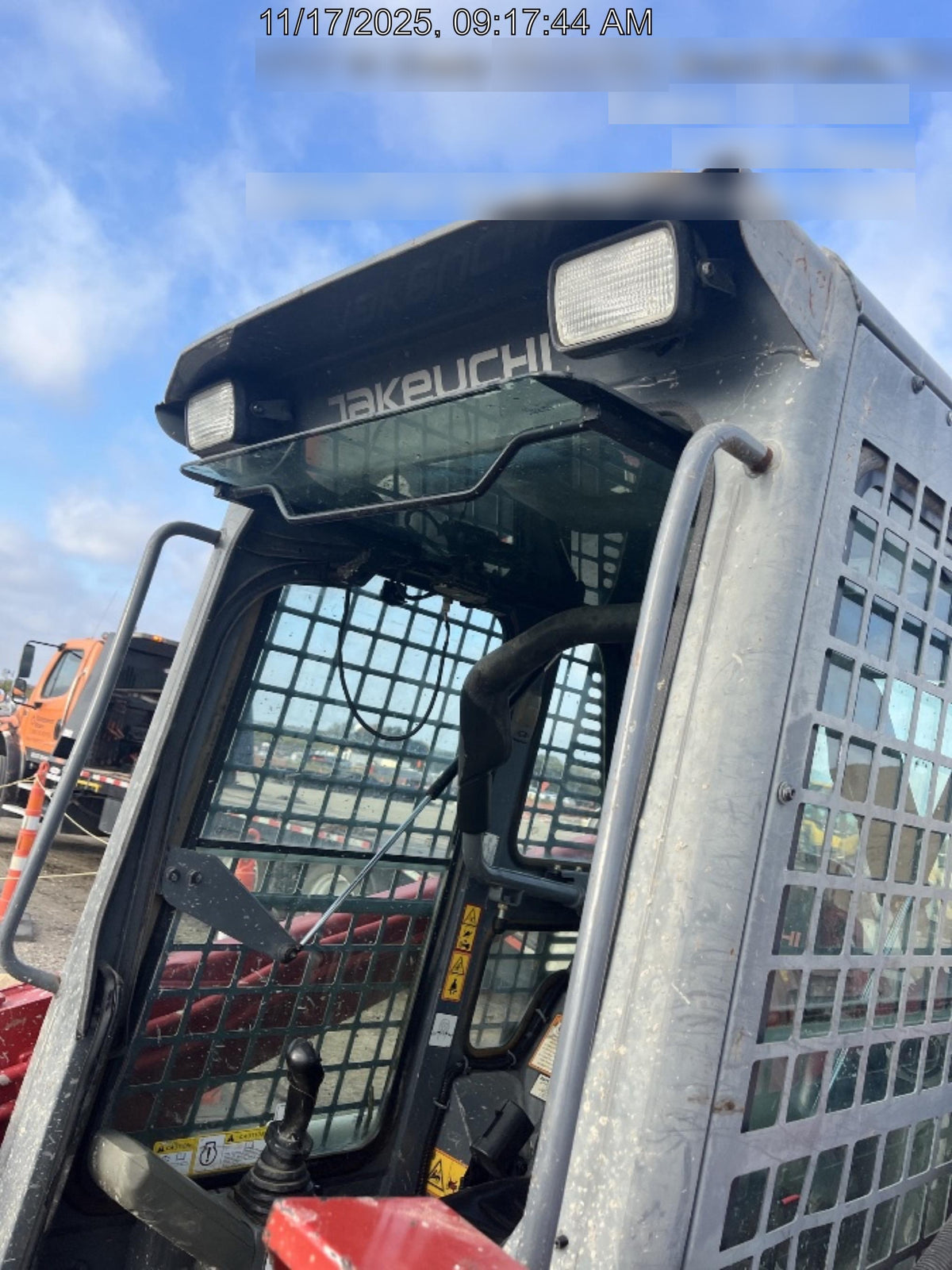 2020 Takeuchi TL8CR Cab/Heat/Air, 74hp, Hydraulic QC w/76" HD Bucket w/ Smooth Bolt on Edge, 76" HD Bucket w/Teeth