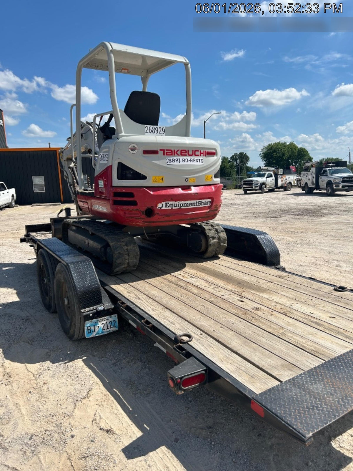 2022 TAKEUCHI TB235-2R