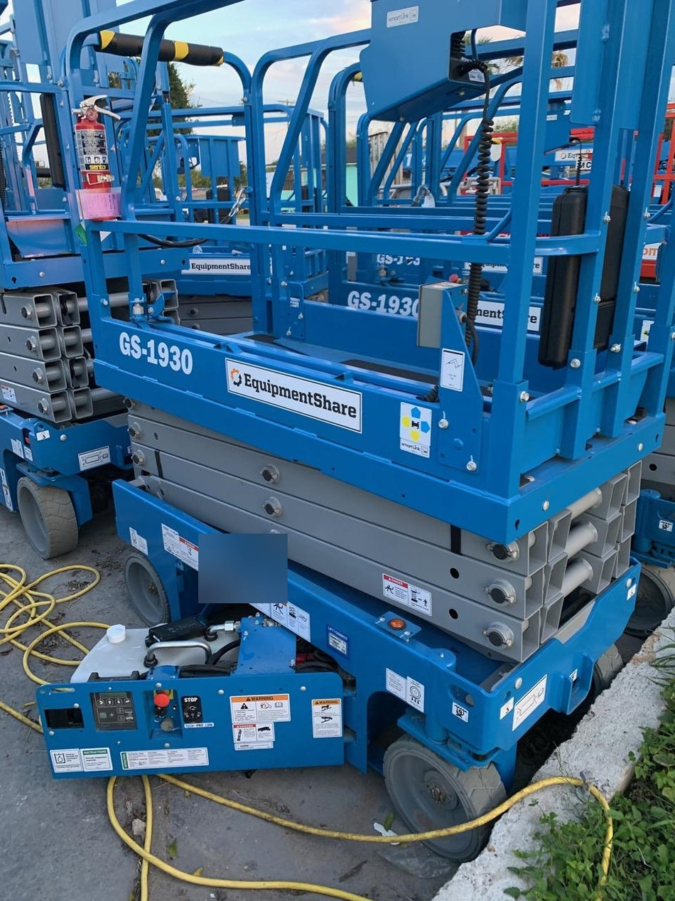 2019 Genie GS-1930 Fixed rails with chain Entry