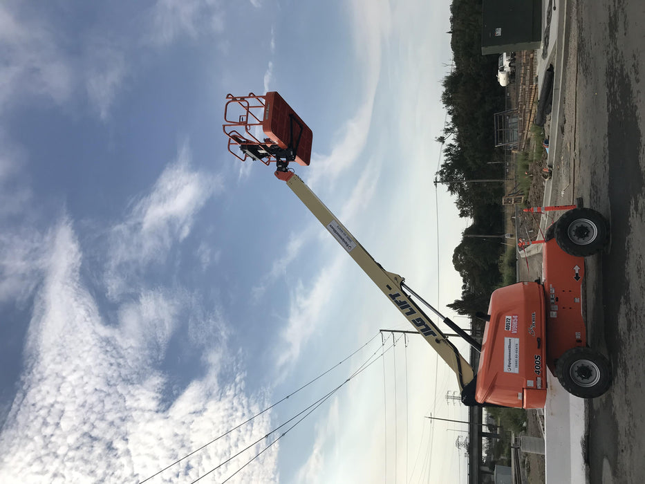 2019 JLG 400S