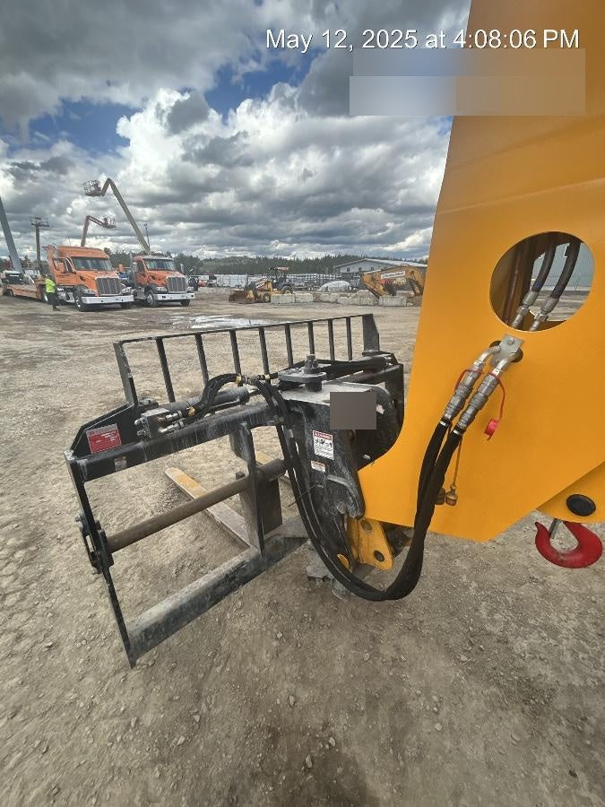 2022 JCB 332/E5286