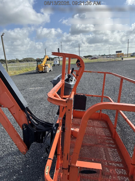 2019 JLG 800AJ