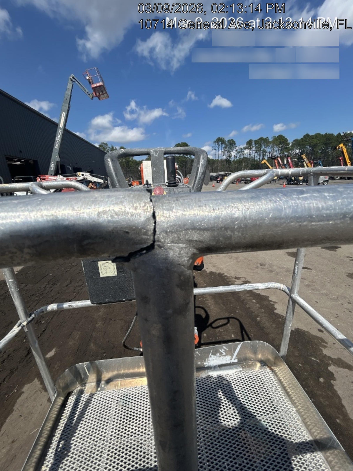 2023 JLG T500J