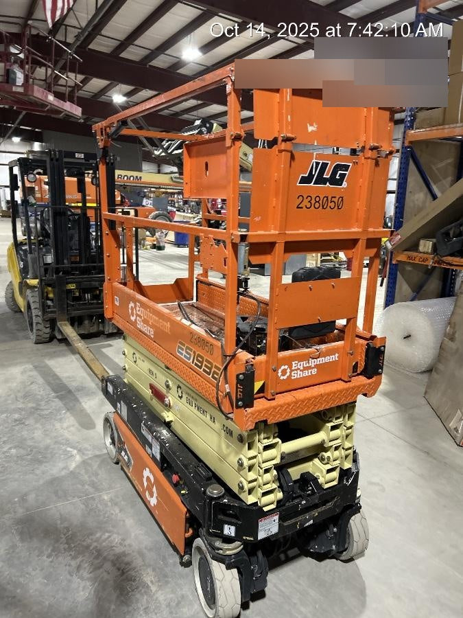 2022 JLG ES1932