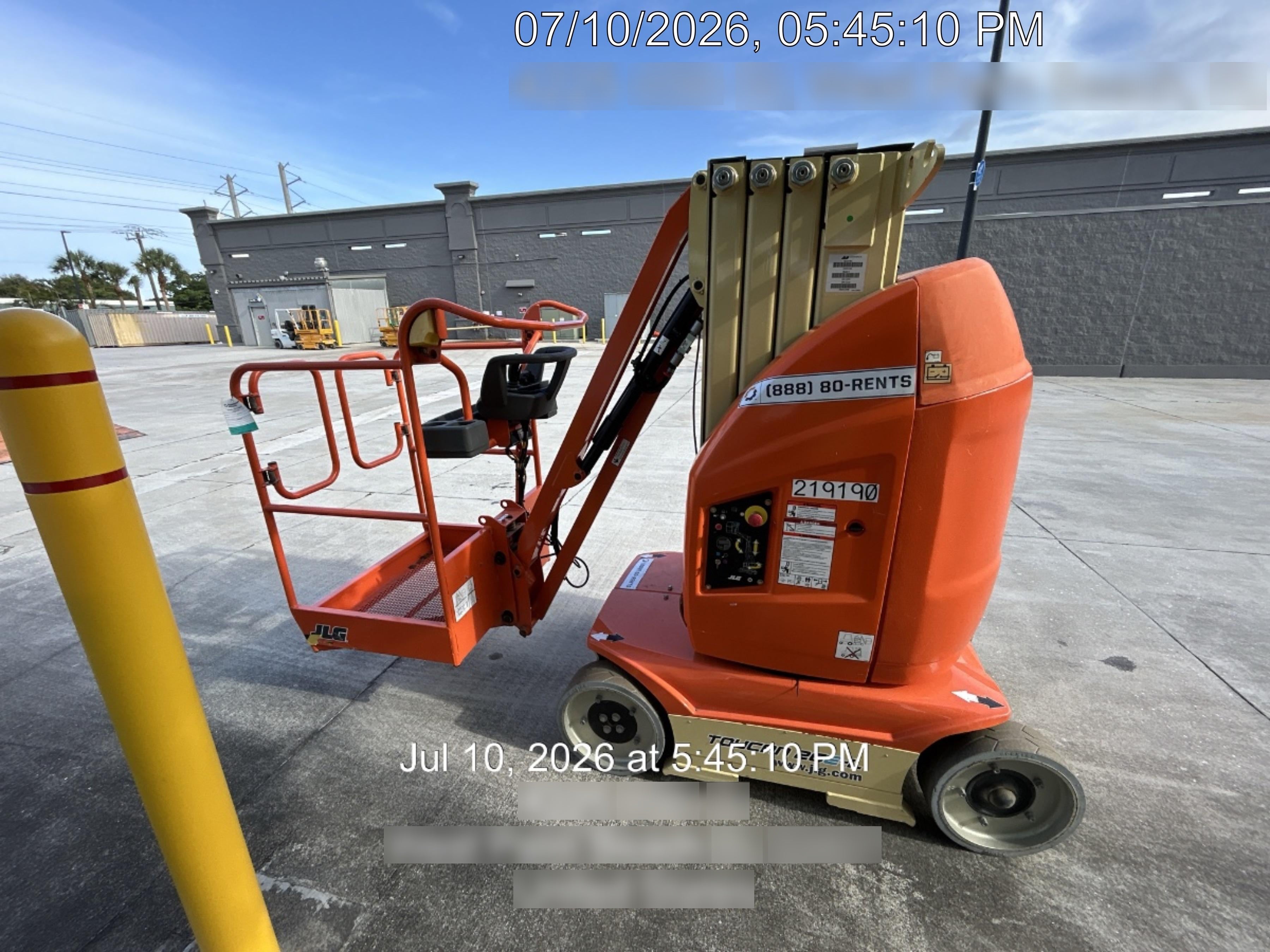 2022 JLG 26E