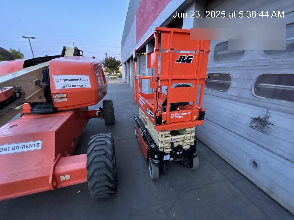 2024 JLG ES1932