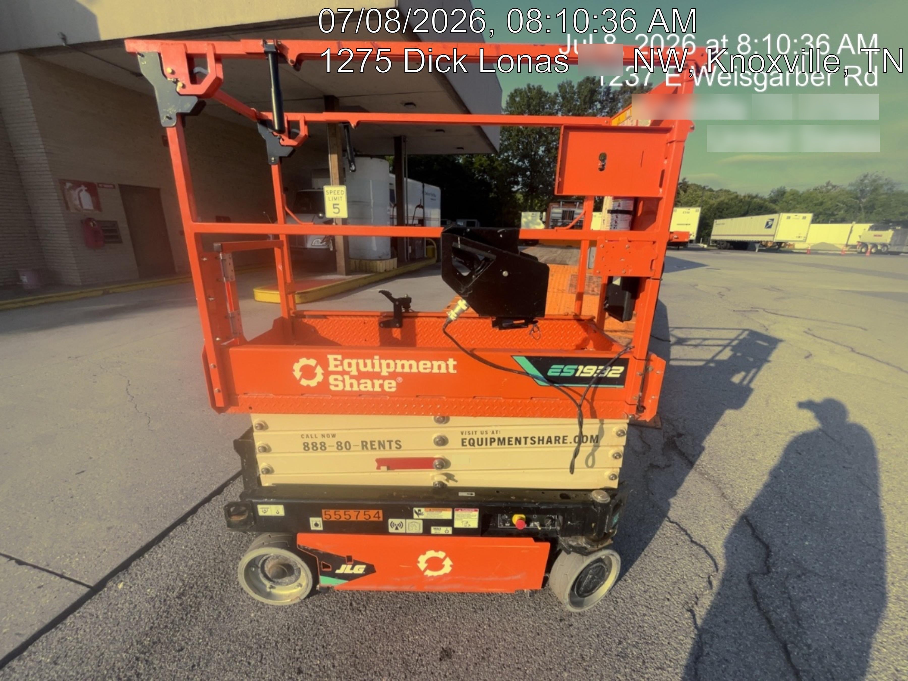 2025 JLG ES1932