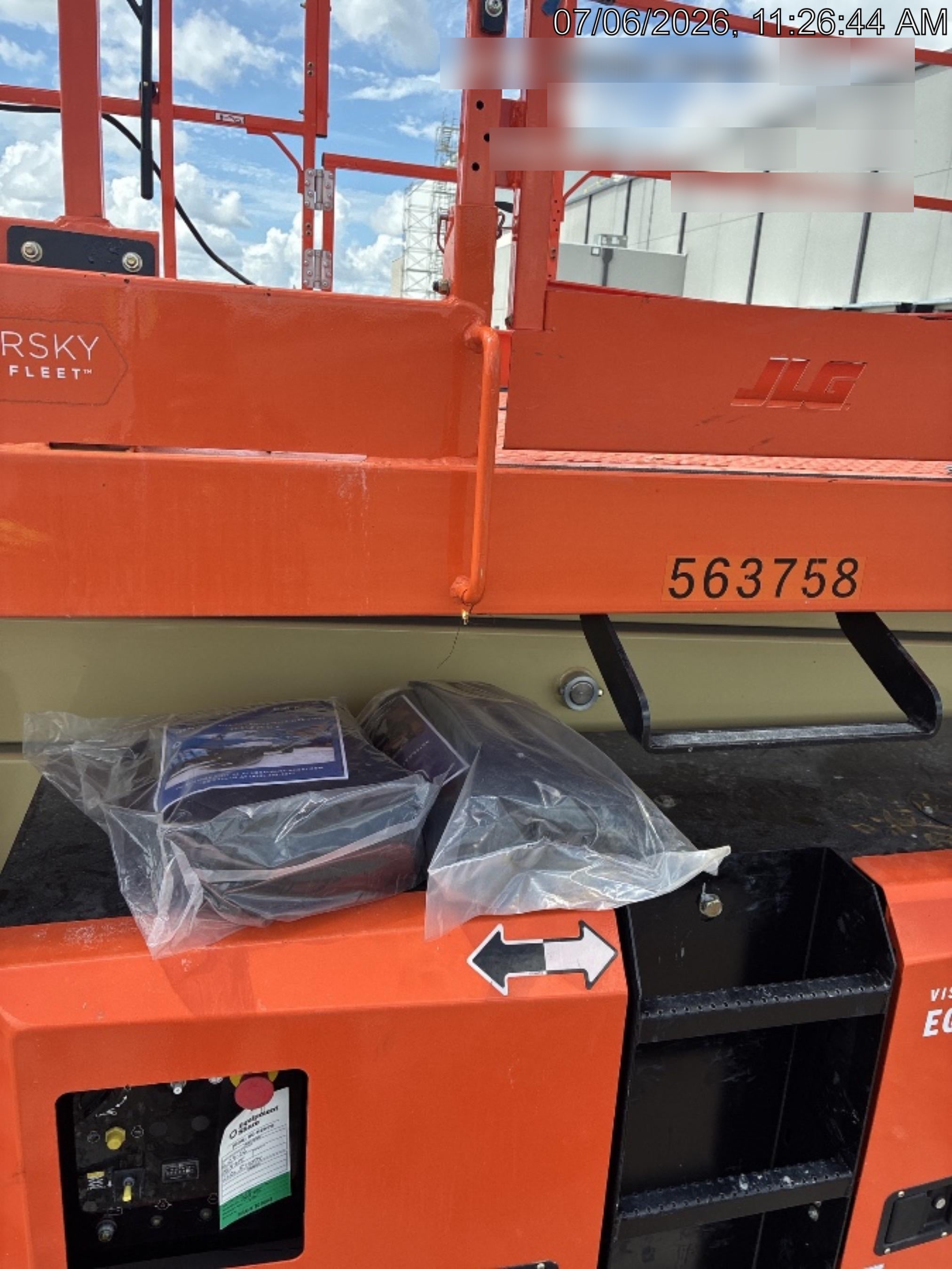 2025 JLG RT4394