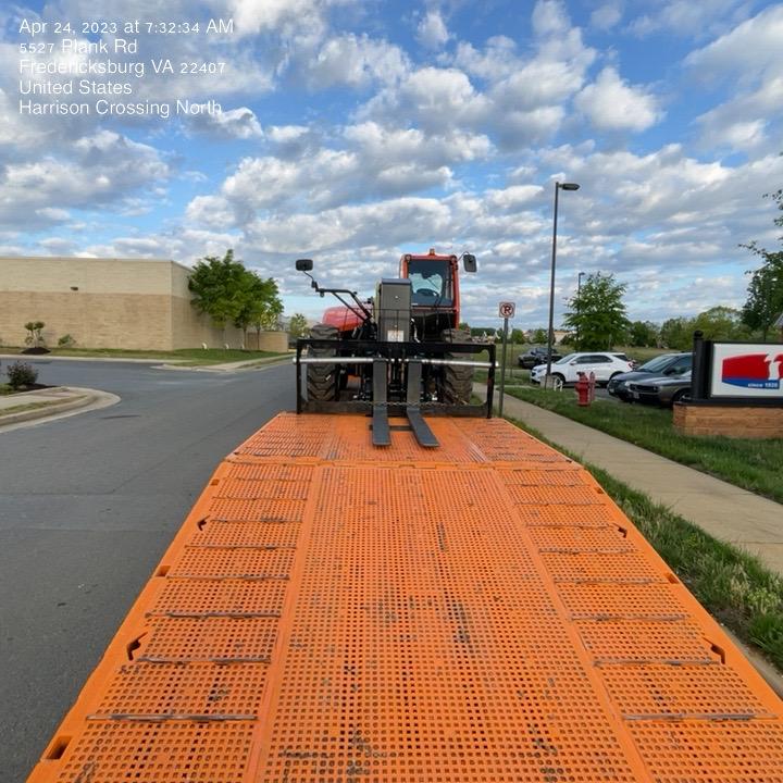 2023 JLG 1732