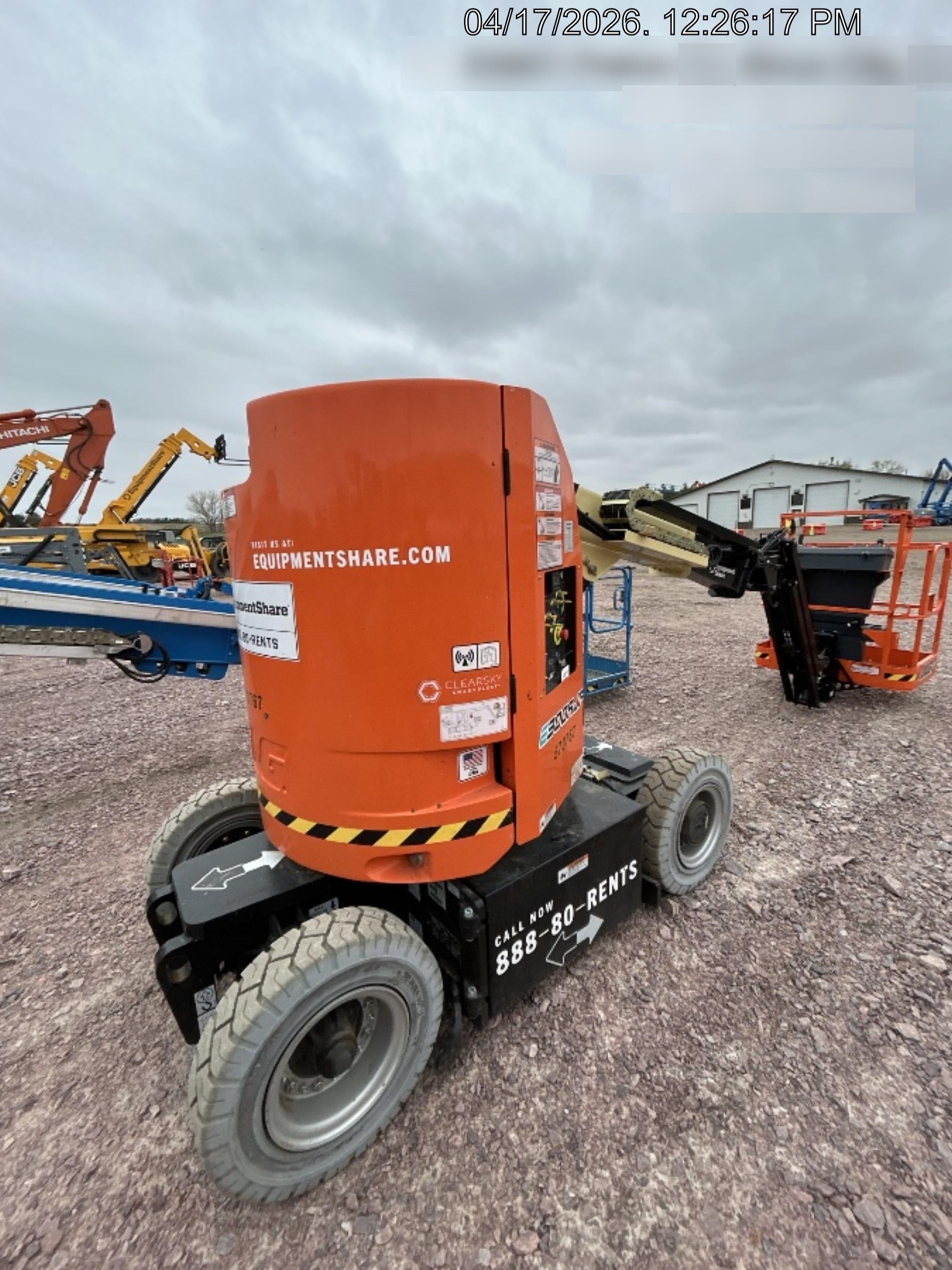 2025 JLG E300AJP