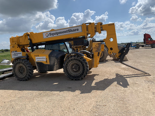 2019 JCB 512-56 Enclosed Cab, 109 HP, Solid Tires, Worklights, Beacon, Aux Hydraulics, Lifting Eye w/60" Carriage/60" Forks
