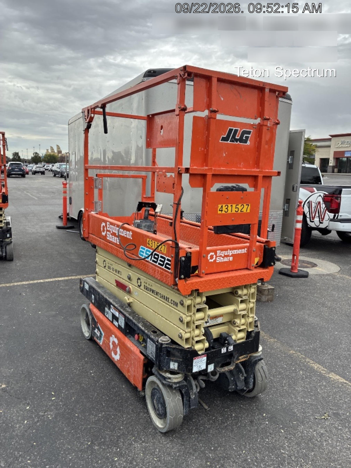2024 JLG ES1932