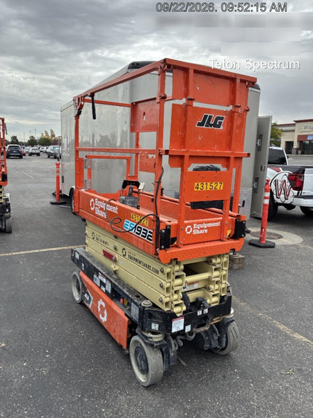 2024 JLG ES1932