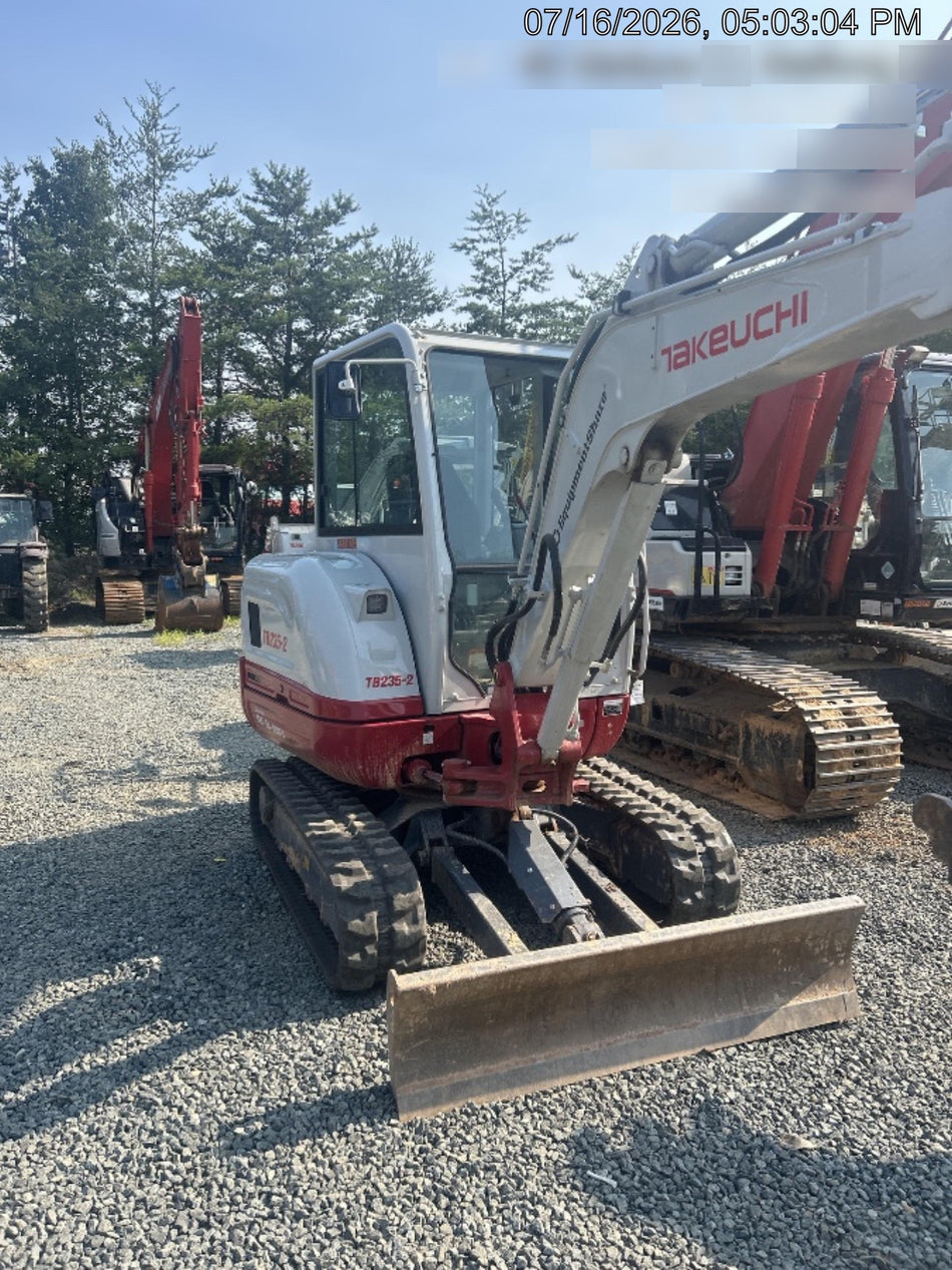 2025 TAKEUCHI TB235-2CR
