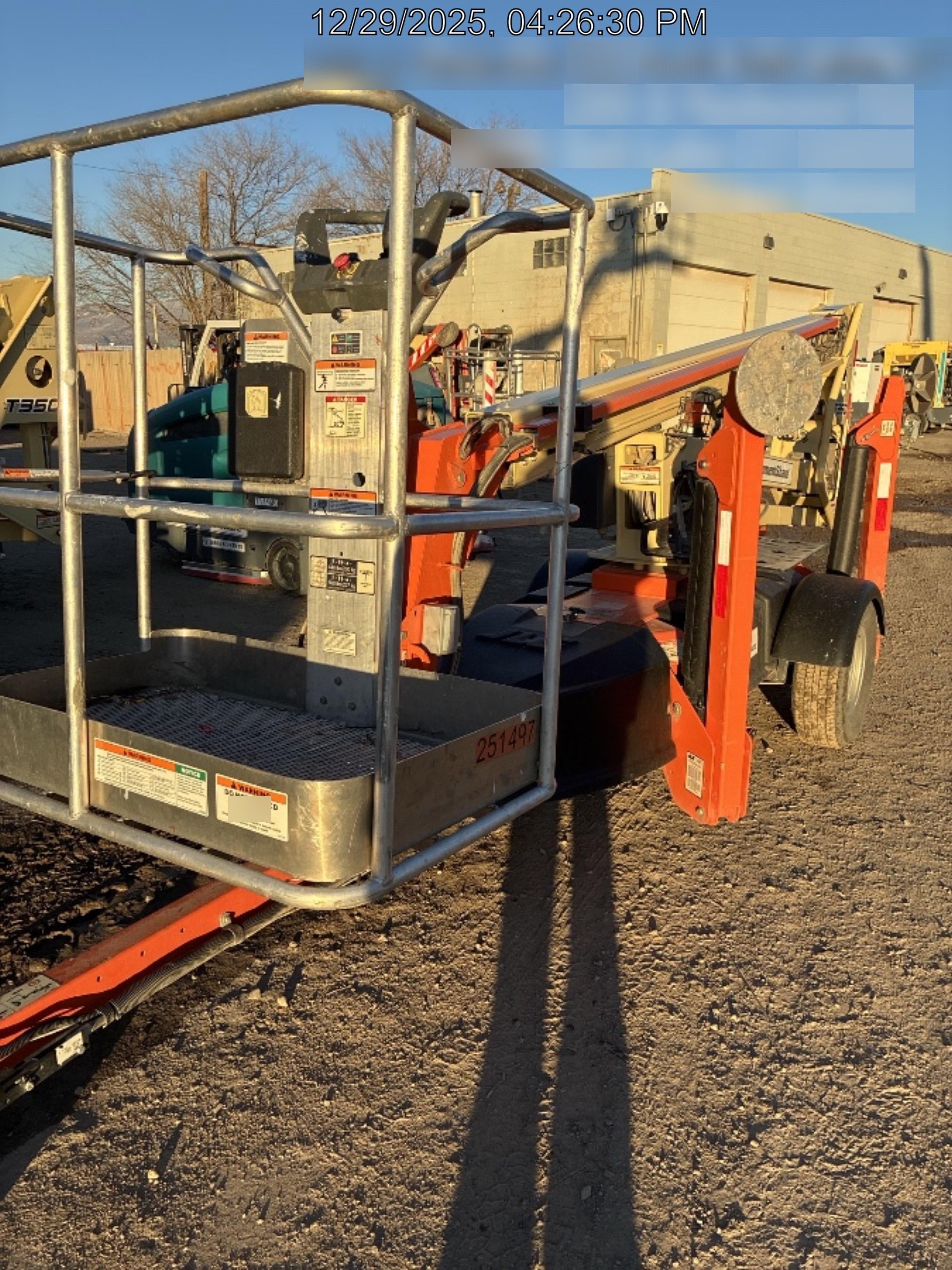 2022 JLG T350