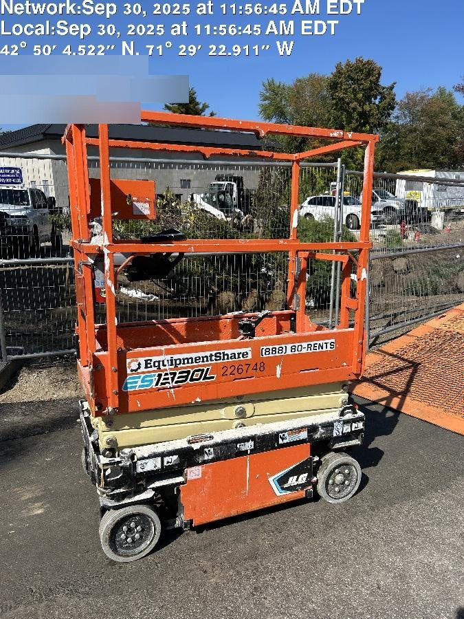 2022 JLG ES1330L