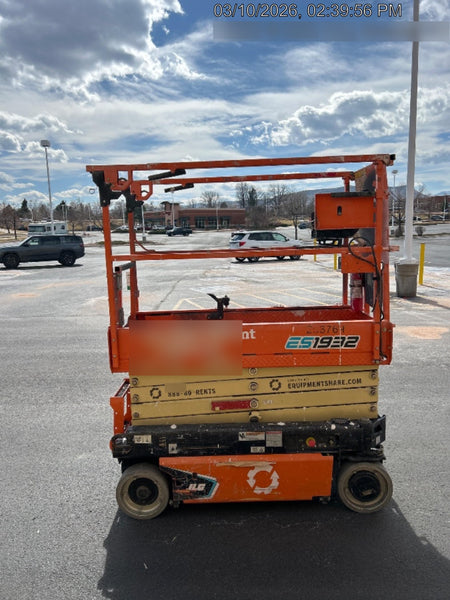 2022 JLG ES1932