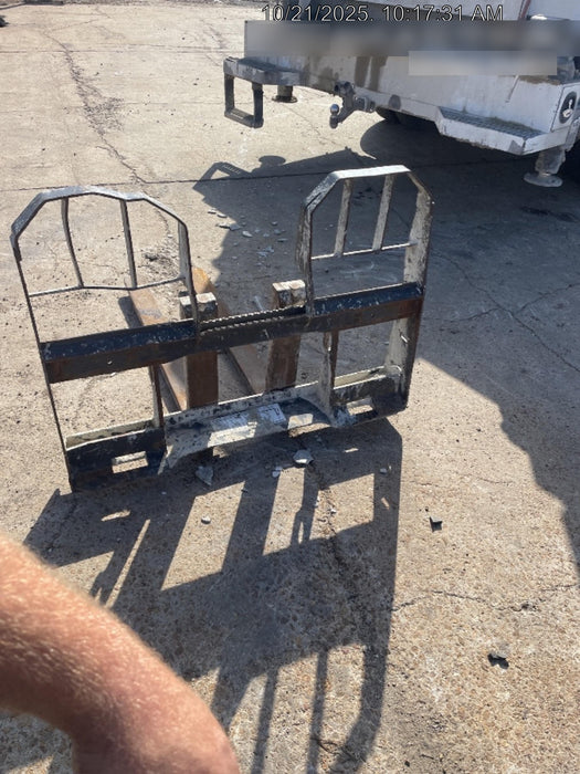 2020 WOODS 48" Pallet Forks - Woods