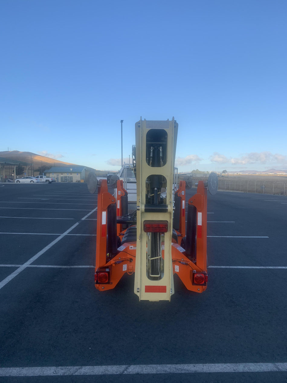 2022 JLG T350
