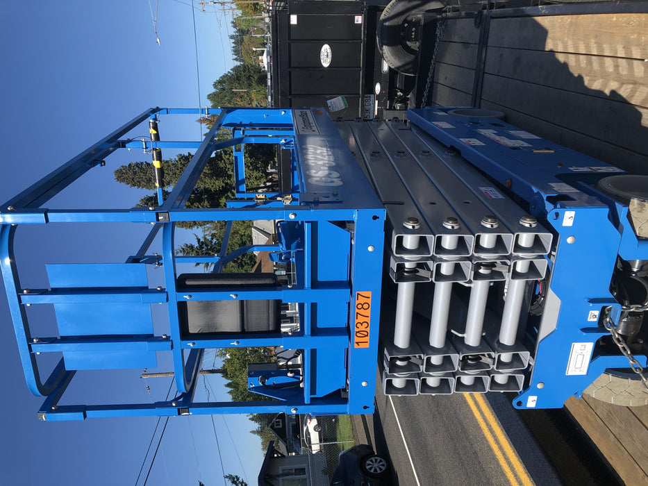 2020 Genie GS-3232 Standard, Folding half height swing gate, 800W Inverter