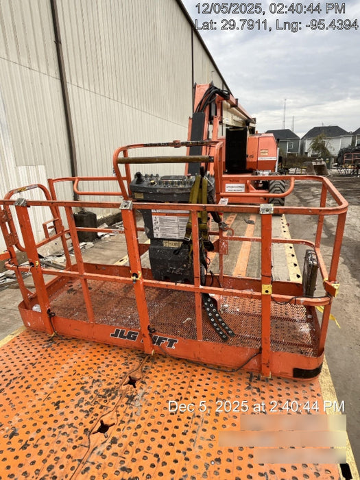 2019 JLG 800AJ