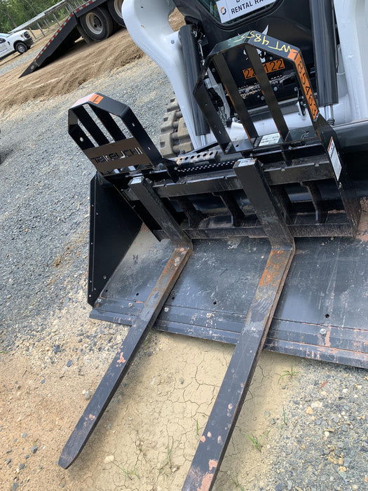 2021 TAKEUCHI 48" Pallet Forks - Takeuchi