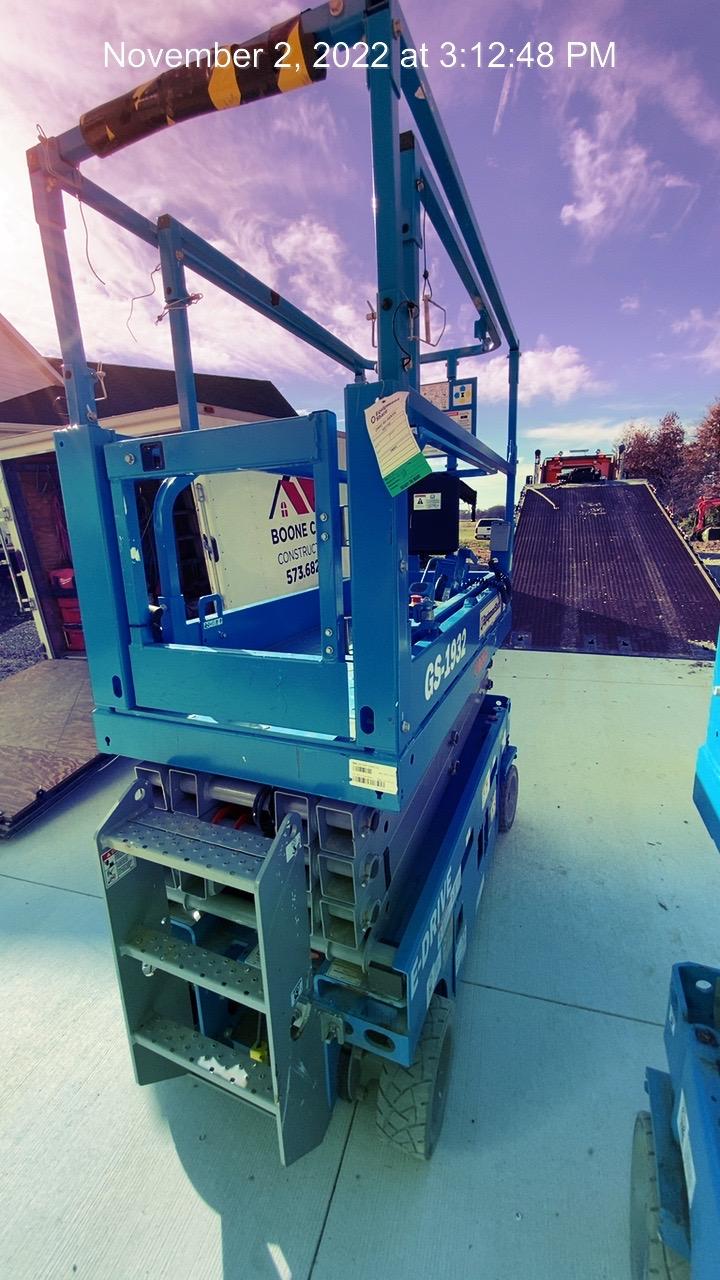 2022 GENIE GS-1932