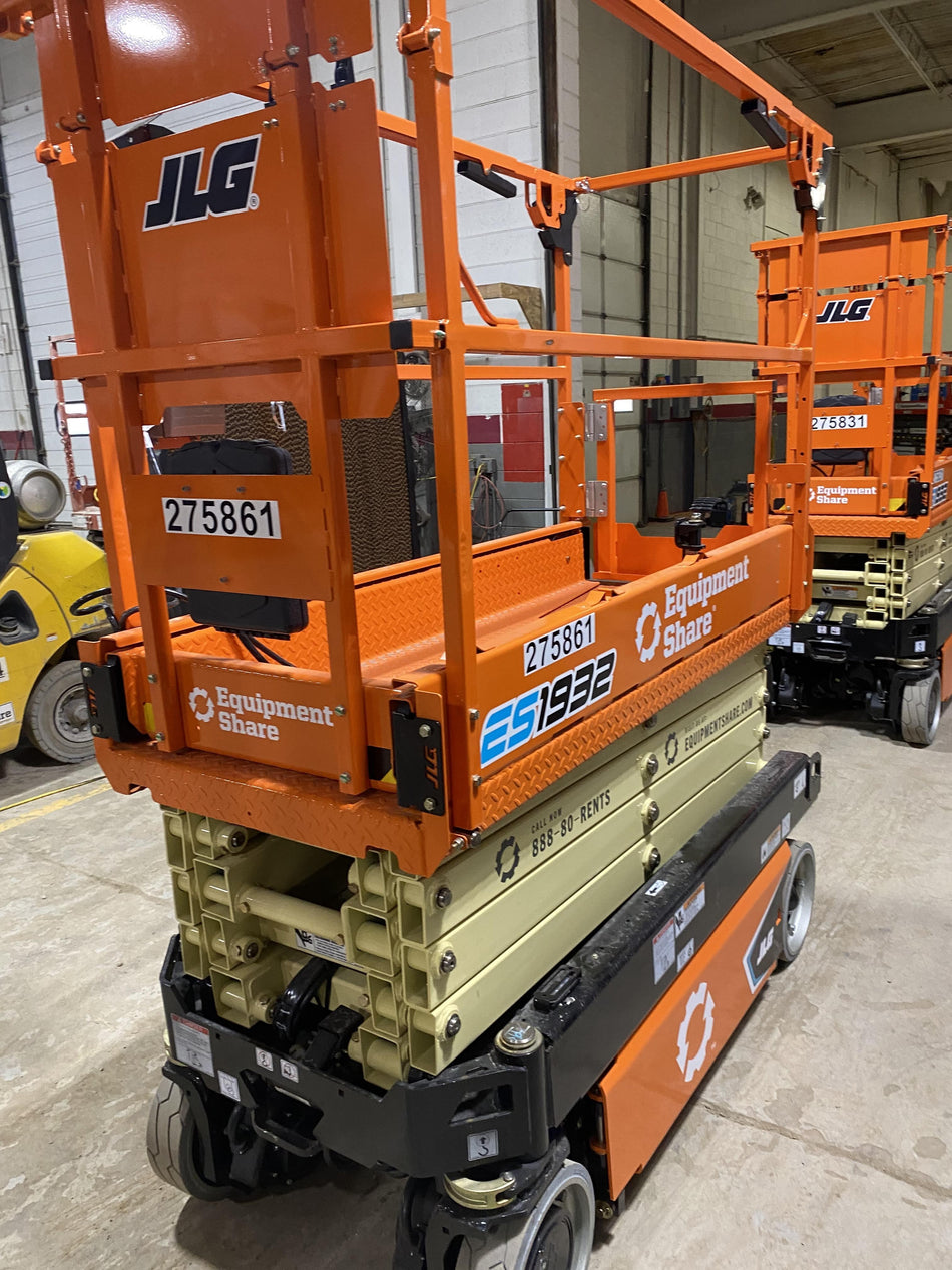 2022 JLG ES1932