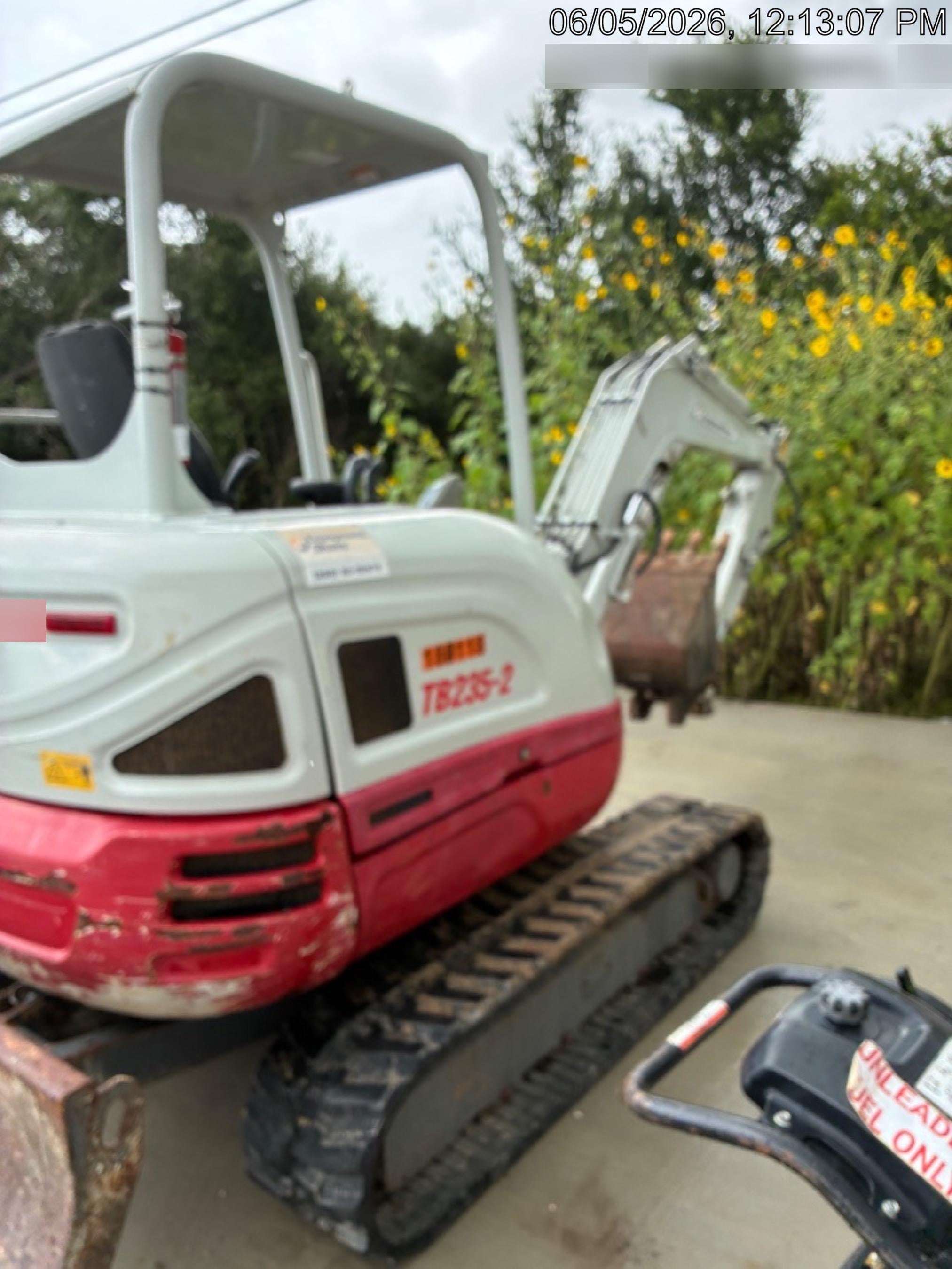 2021 TAKEUCHI TB235-2R