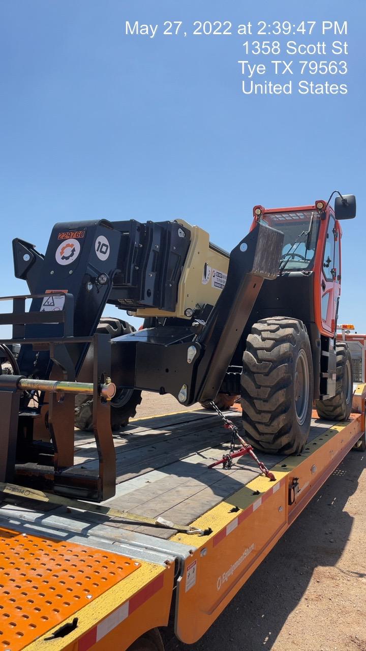 2022 JLG 1075