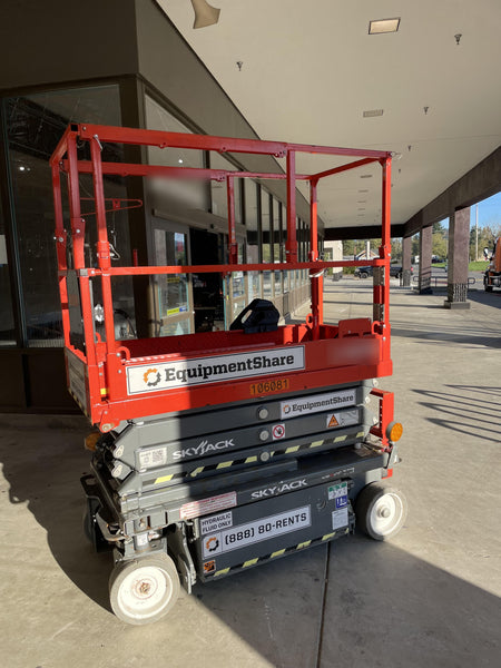 2020 Skyjack SJIII-3219 Solid NM Tires, Half height spring hinged entry gate, Dual Beacons, 800W Inverter